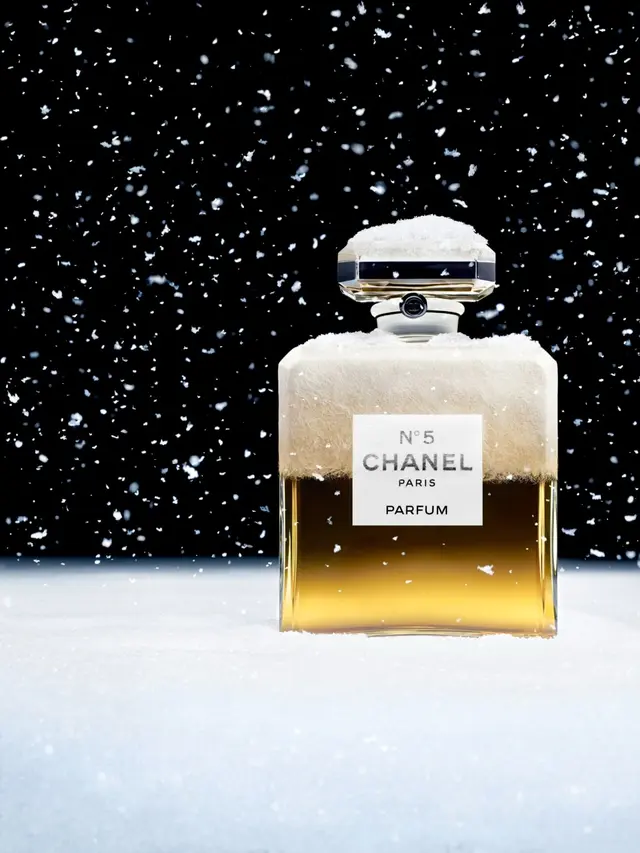 4 Cara Memberikan Hadiah Parfum Chanel No.5 yang Ikonik untuk Akhir Tahun ini