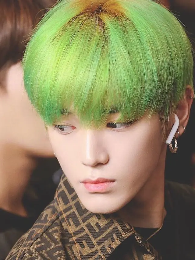 Inspirasi Warna Rambut Unik ala Taeyong NCT 127