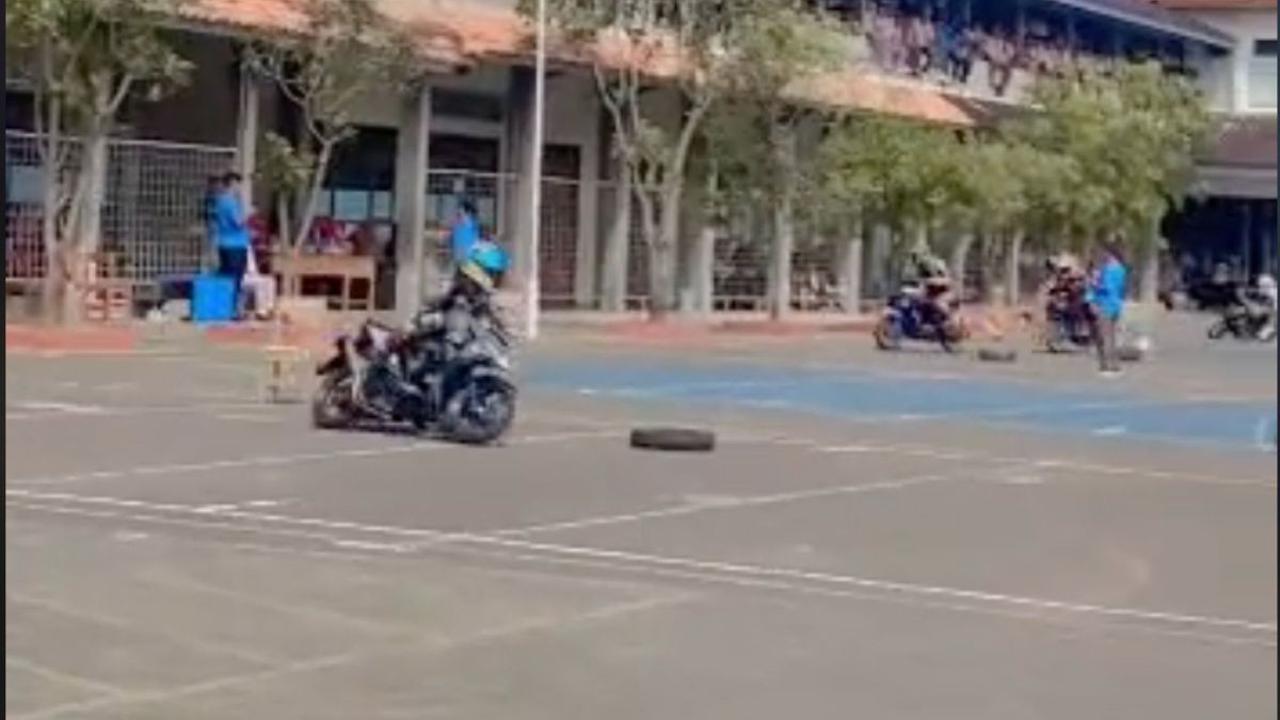 Tidak hanya sepakbola maupun aktivitas pencinta alam sebagai ekstrakulikuler di sekolah. Karena salah satu SMK di Majalengka mengizinkan siswanya memiliki ekstrakulikuler road race.