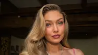 Gigi Hadid Kenakan Gaun Wiederhoeft Rp264 Juta di Pernikahan Taylor Swift, Hair Look-nya Terinspirasi Es Krim