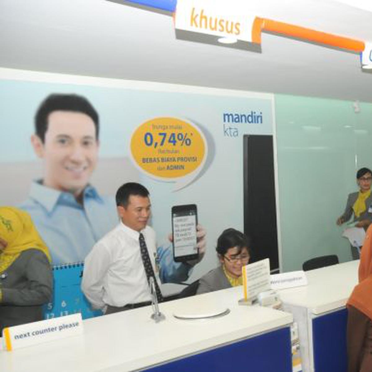 Bank Mandiri Beri Hadiah Nasabah Mikro 6 Unit Mobil - Bisnis ...