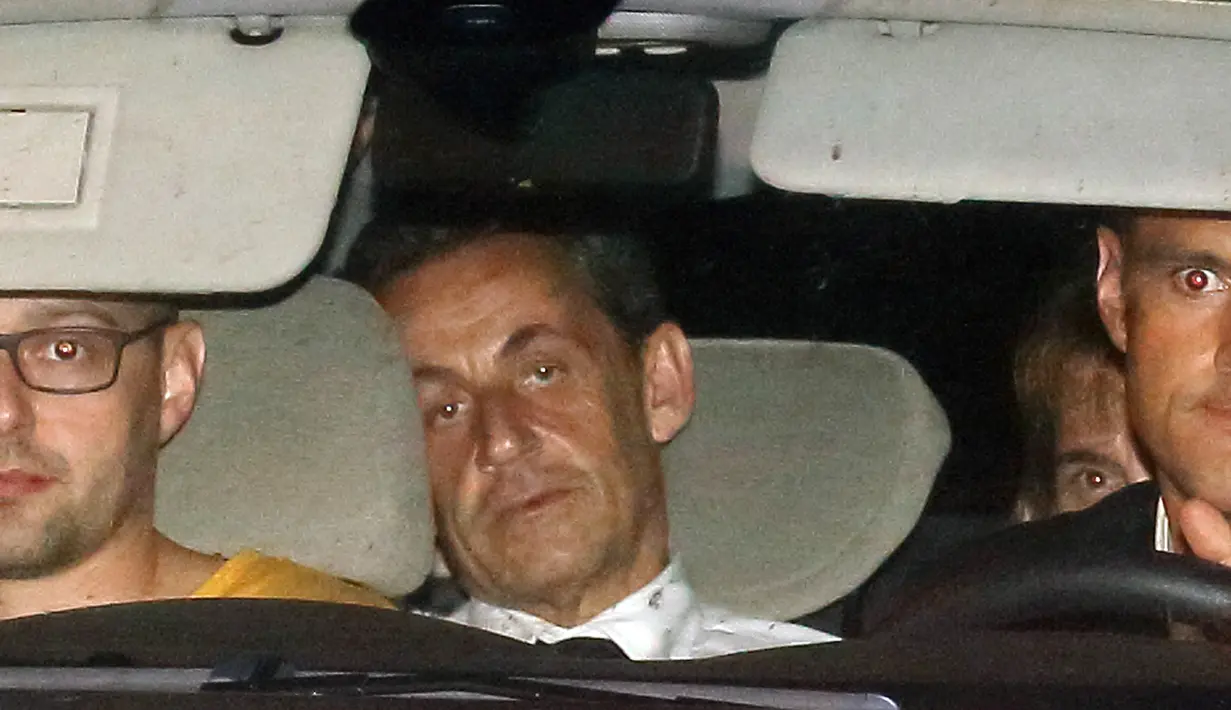 Penahanan atas Nicolas Sarkozy diduga menjadi kali pertamanya dilakukan polisi kepada mantan kepala negara Prancis, Selasa (1/7/14). (REUTERS/Pascal Rossignol)