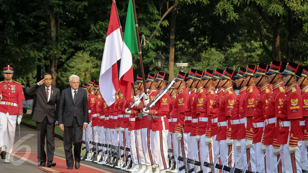 20151109-Presiden Jokowi Sambut Presiden Italia di Istana Merdeka