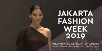 JFW 2019: Indonesia Fashion Forward presents BYVELVET, Peggy Hartanto & Reves Studio