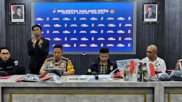 ​ Polres Malang Kota tangkap 12 perusuh saat demo di Alun-Alun Tugu Malang