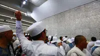 Jutaan Jemaah Haji di Seluruh Dunia Lempar Jumrah (Liputan6.com/Taufiqurrohman)