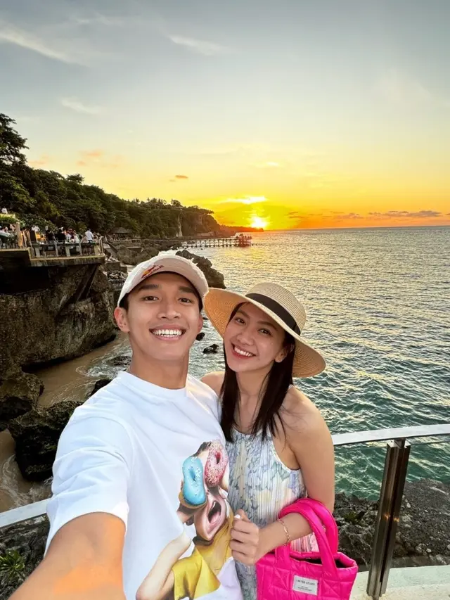 Jonatan Christie dan Shanju Bulan Madu