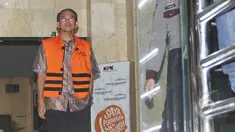 Suryadharma Ali usai menjalani pemeriksaan lanjutan di gedung KPK, Jakarta, Rabu (13/5/2015). SDA diperiksa terkait dugaan kasus korupsi penyelenggaraan ibadah haji tahun 2010-2011. (Liputan6.com/Helmi Afandi)