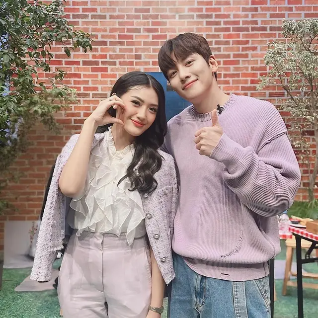 Potret 7 Artis Indonesia Bareng Ji Chang Wook, Ayu Ting Ting Tegang Hafal Script
