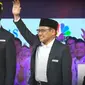 Calon Wakil Presiden Muhaimin Iskandar atau Cak Imin bersama Capres Anies Baswedan di arena debat cawapres perdana di JCC Senayan, Jakarta, Jumat (22/12/2023). (Foto: Tangkapan layar dari Youtube KPU).