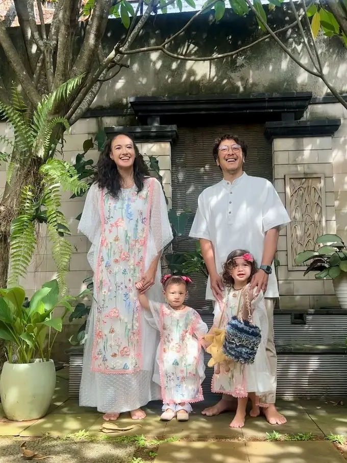 Baju lebaran pilihan selebriti