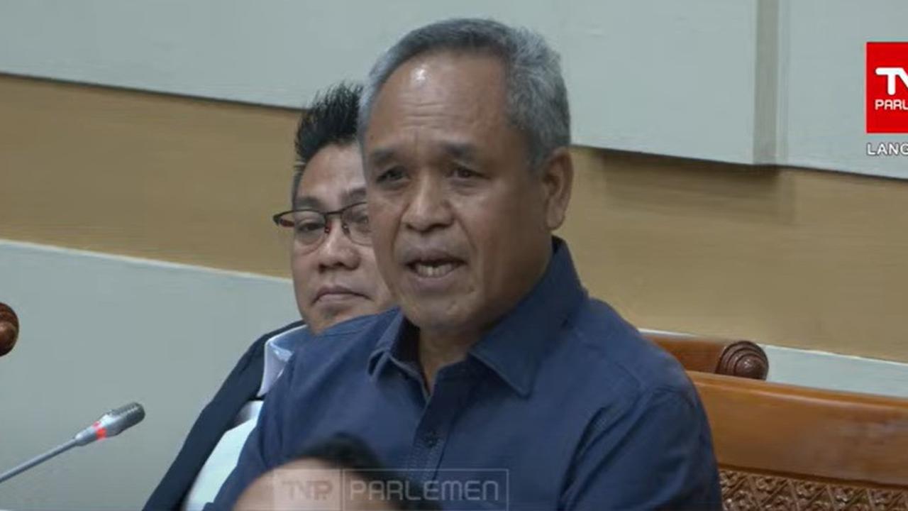 VIDEO: Melotot Tajam Benny DPR Bongkar Duit Polisi Capai Triliunan Cuma Urus SIM "Kasian Orang Kecil!"