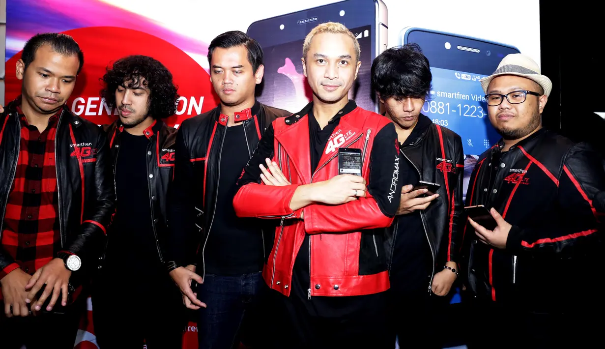 Vokalis Nidji, Giring bersama personel lain sangat mendukung dengan perkembangan teknologi akhir-akhir ini. Terlebih kalau di manfaatkan untuk hal yang positif. (Andy Masela/Bintang.com)