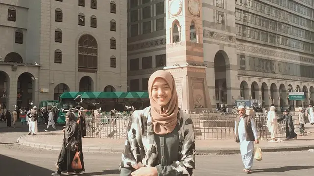 Jarang Terekspos, Ini 7 Potret Menawan Aishameglio Anak Duta Sheila On 7 yang Beranjak Dewasa