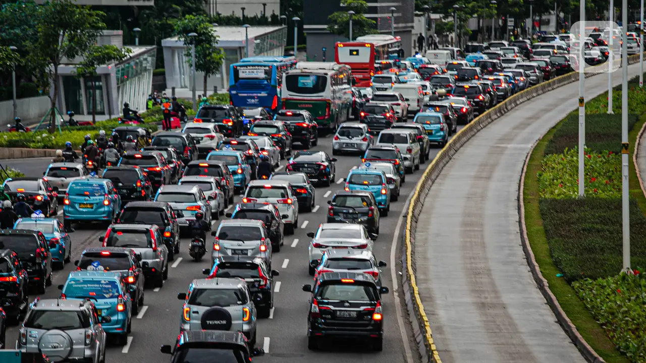 Pelarangan Mobil Berusia 10 Tahun