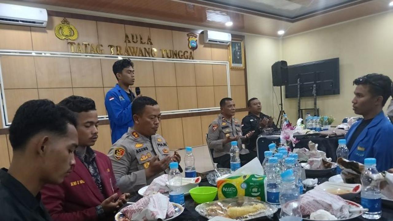 Solidaritas Tanpa Batas: Polisi dan Mahasiswa Gelar Doa Bersama Pasaman Barat untuk Almarhum Affan