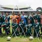 Di akhir latihan, mereka juga meminta doa dan dukungan kepada seluruh masyarakat Indonesia. Kehadiran mereka ingin menunjukkan bahwa keterbatasan bukanlah hambatan untuk berprestasi, bahkan di kancah internasional. (Bola.com/Bagaskara Lazuardi)