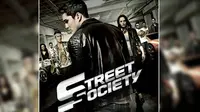 Film kebut-kebutan asal Indonesia, 'Street Society' berhasil menaklukan 'Malam Suro di Rumah Darmo' melalui 127 ribu penonton.