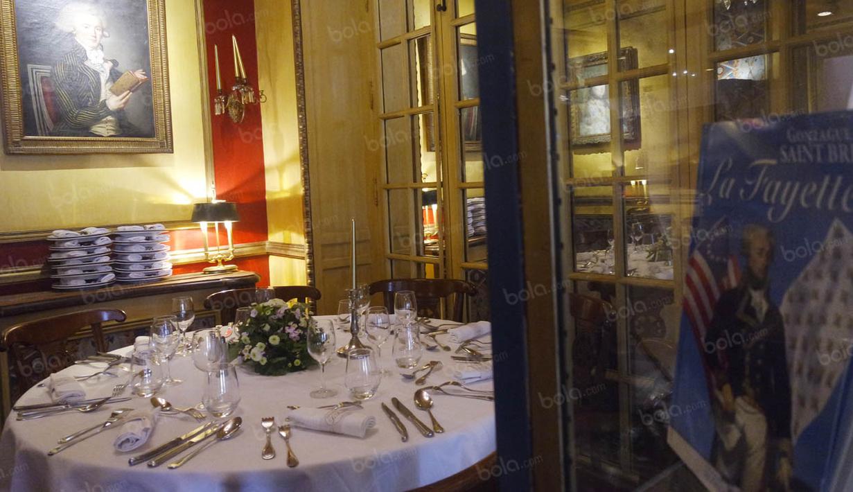 Meskipun sudah lama berdiri tapi penampilan Le Procope tetap elegan dan menarik untuk dikunjungi. (Bola.com/Vitalis Yogi Trisna)