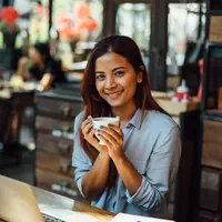 Tersenyum./Copyright&nbsp;shutterstock.com/g/chevanon