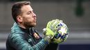 5. Neto (31 tahun) -  Kiper asal Brasil ini bergabung dengan Barcelona dari Valencia pada 2019 lalu. Namun Neto tak pernah menjadi kiper pilihan utama dan harus puas menjadi pelapis Marc-Andre Ter Stegen. (AFP/Isabella Bonotto)