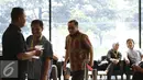 Irman diperiksa sebagai saksi untuk tersangka mantan Direktur Pengelola Informasi Administrasi Kependudukan Ditjen Dukcapil Kemendagri Soegiarto, Jakarta, Rabu (12/10). (Liputan6.com/Helmi Afandi) 