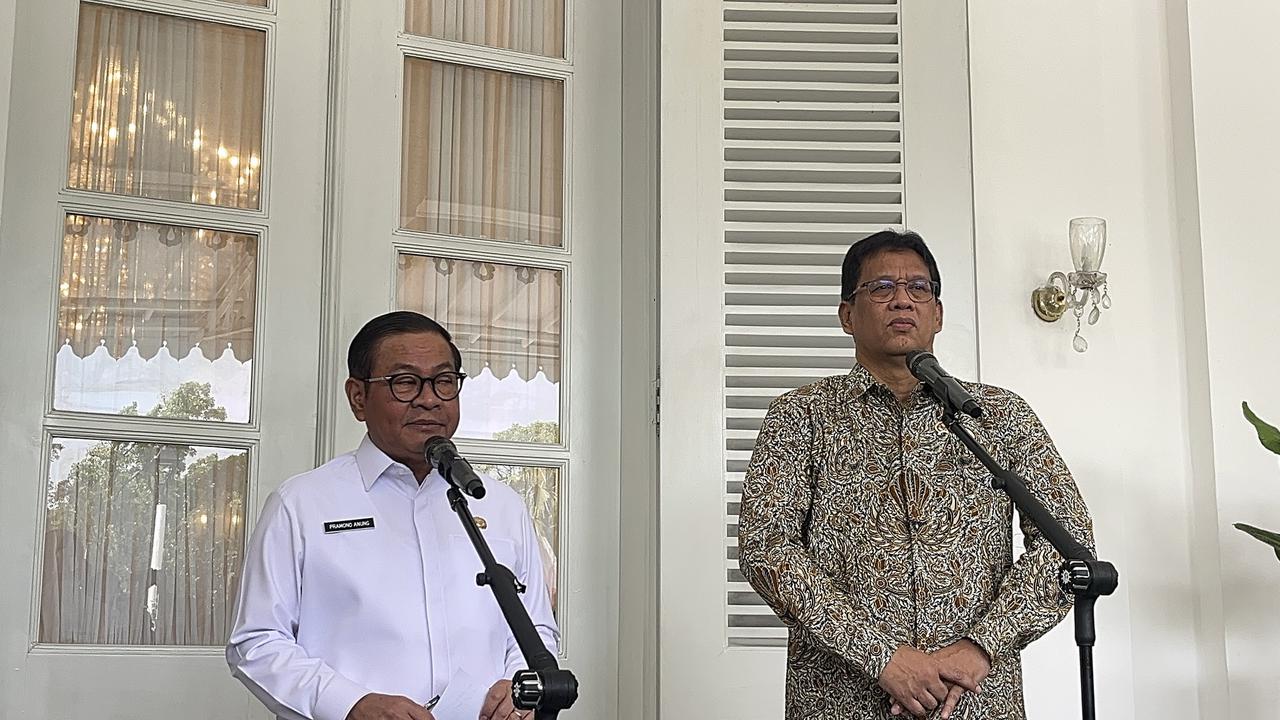 VIDEO: Aksi Tak Terduga Jempol Gubernur Pramono Sambut Menkeu Purbaya di Balai Kota Jakarta