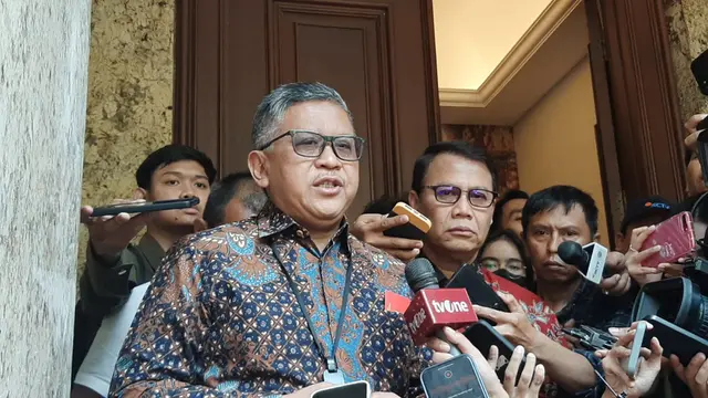 Sekjen PDIP Hasto Kristiyanto menegaskan dukungan Indonesia untuk Palestina. Hal ini ia ungkapkan ketika menemui Duta Besar Palestina Zuhair Alshun di Menteng, Jakarta Pusat, Selasa (10/10) (Liputan6.com/Teddy Tri Setio Berty).