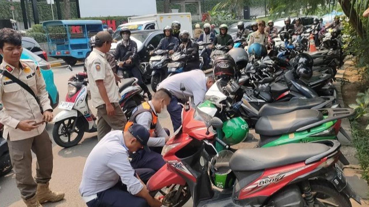 Parkir Ilegal Bikin PAD Jakarta Tekor Rp700 Miliar per Tahun