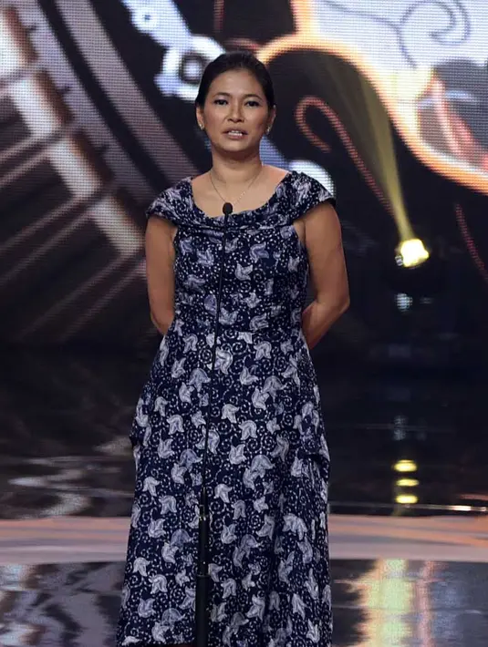 Wanita multi talenta yang satu ini dinobatkan sebagai Pemeran Pembantu Wanita Terpuji Film Bioskop. Jerih payah Djenar Maesa Ayu saat berakting di film Kartini akhirnya membuahkan hasil yang memuaskan. (Deki Prayoga/Bintang.com)