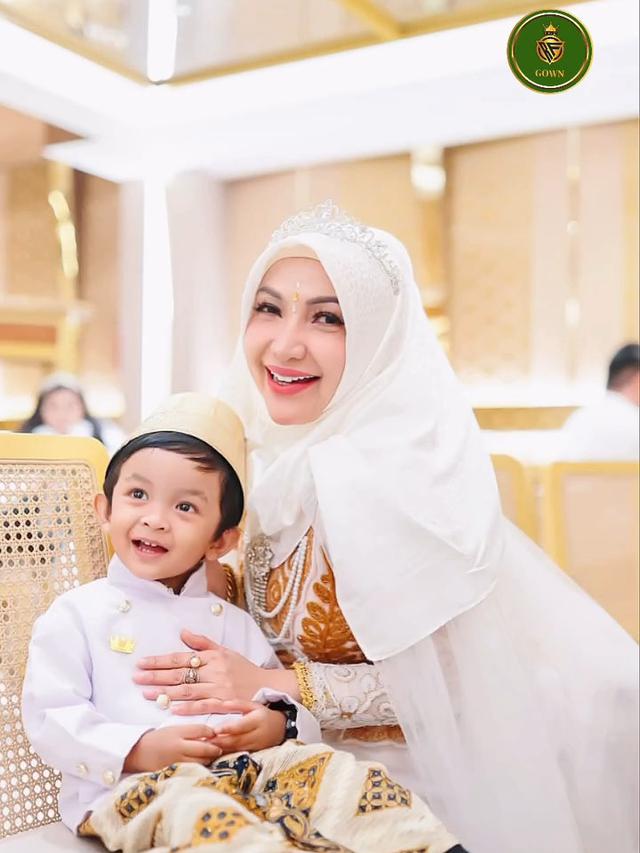 Potret Sulthan Anak Roro Fitira yang Makin Besar Makin Tampan (instagram/roro.fitria1989, instagram/rfm_baby_sulthan)