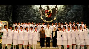 Gubernur DKI Jakarta Joko Widodo menerima kedatangan Pasukan Pengibar Bendera Pusaka di Gedung Balaikota, Jakarta, Rabu (20/8/2014) (Liputan6.com/Andrian M Tunay)