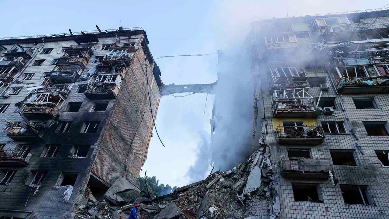 FOTO: Detik-Detik Drone Rusia Menyerang Gedung Bertingkat di Ukraina