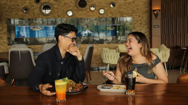 couple november topik obrolan