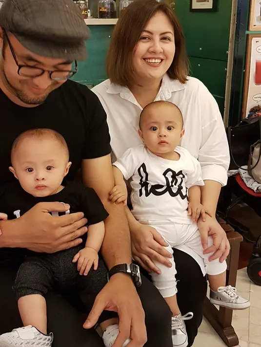 "Kalau saya ama Cynthia ga pernah merasa riweuh atau ribet. Karena justru menyenangkan. Karena ini anugerah yang luar biasa," kata Surya Saputra di Epicentrum, Kuningan, Jakarta Selatan, Kamis (5/4/2018). (Instagram/cynthia_lamusu)