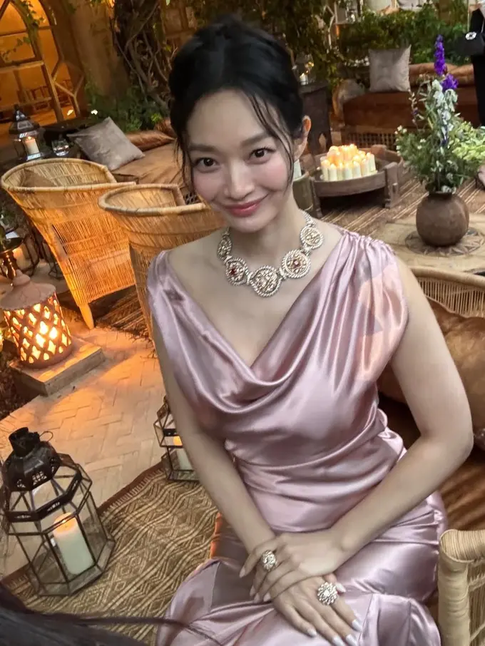 Shin Min Ah saat Hadir di High Jewelry Louis Vuitton Morocco. [@illusomina]