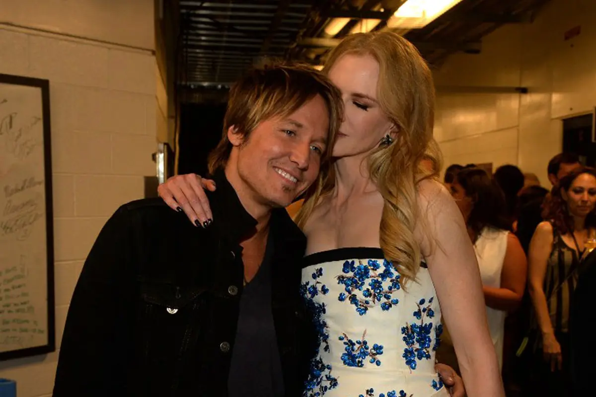 Nicole Kidman-Keith Urban Tampil Mesra di CMT Music Awards 2014