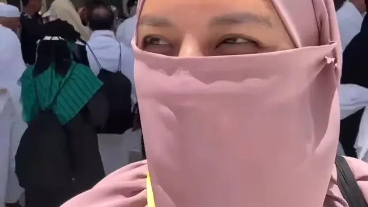 10 Potret Persiapan 'Armuzna' Tya Ariestya di Ibadah Haji 2025, Menanti Dua Tahun