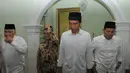 Dalam kunjungannya Jokowi salat bersama dengan sejumlah tokoh Muhammadiyah di Mesjid  yang terletak di belakang kantor. Jakarta (11/7/14) (Liputan6.com/Herman Zakharia)