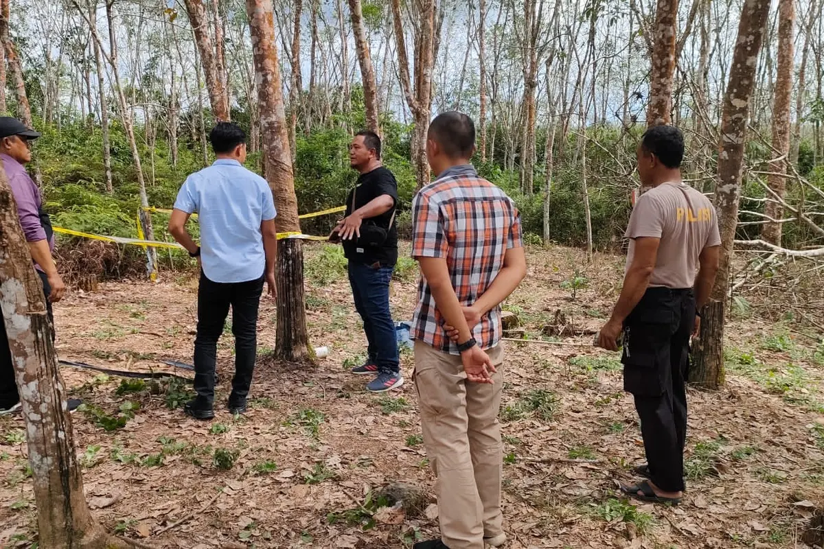 Kapolda Kalimantan Selatan (Kalsel) Irjen Andi Rian Djajadi memerintahkan Polres Banjar mengusut tuntas kasus pembunuhan tragis terhadap lansia berusia 60 tahun bernama Sabriansyah.