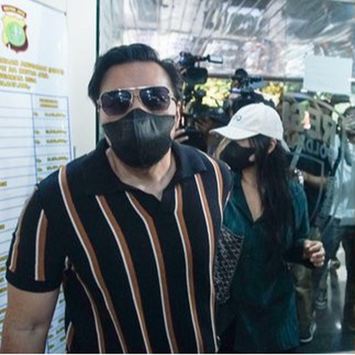 AD Diperiksa Sebagai Saksi Tersebarnya Video Panas di Sosial Media, David Bayu Protektif Jaga Anak Dari Awak Media