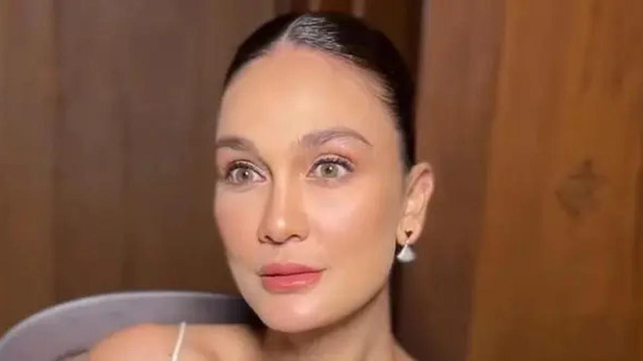Mengulas Riasan Flawless Fresh Coral Luna Maya di Momen Resepsi Pernikahan, Tampil Cantik Maksimal Usai Resmi Jadi Istri Maxime Bouttier