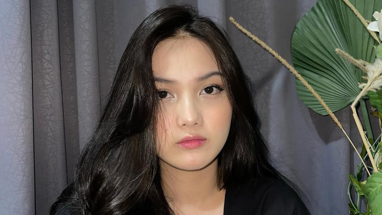 Potret Cantik Aisyah Aqilah, Pemeran Utama di Serial 'AKU TAK MEMBENCI HUJAN'