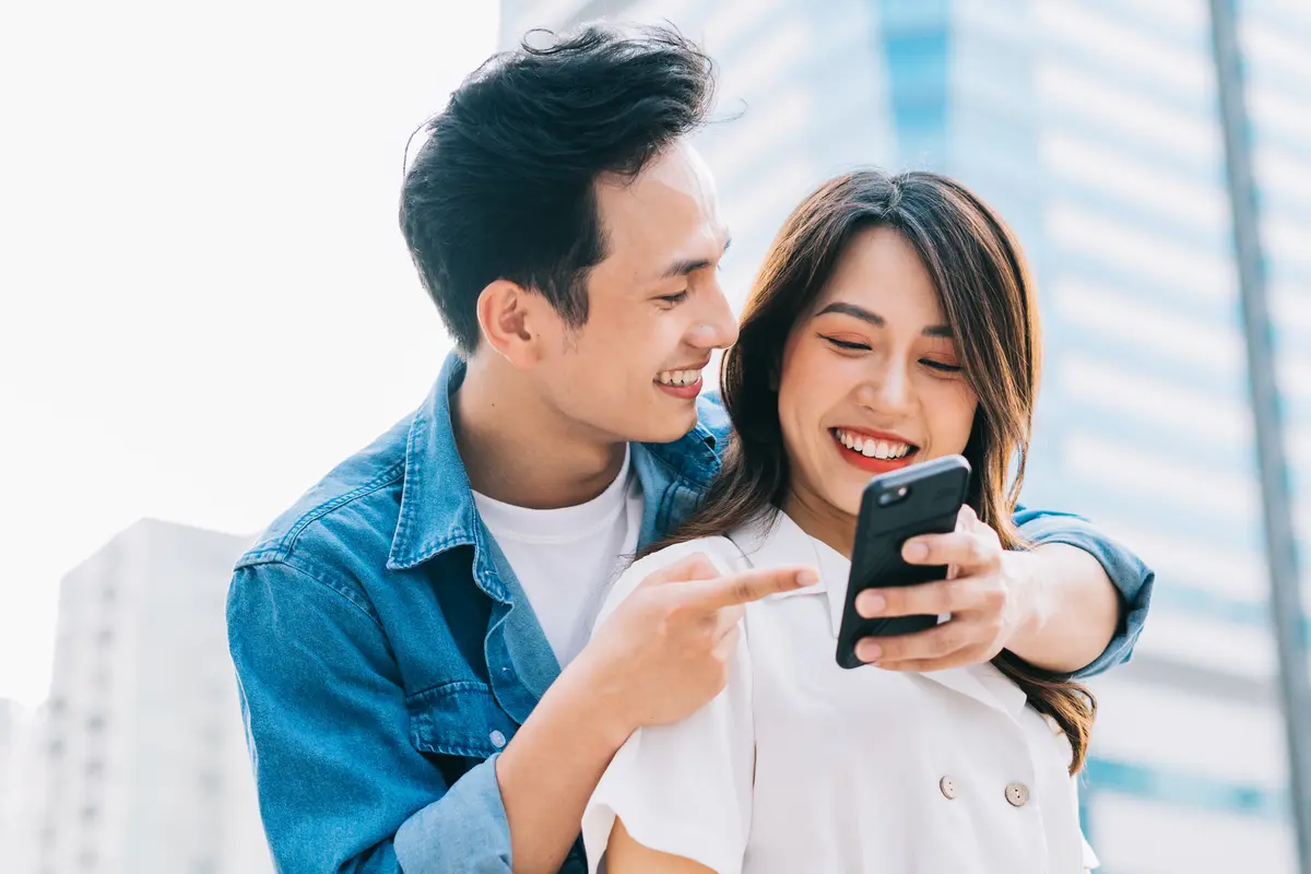 pasangan cinta