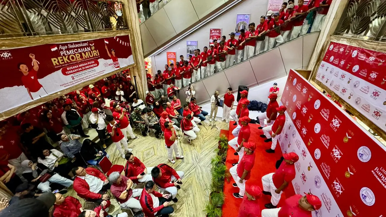 Pusat Grosir Metro Tanah Abang Pecahkan Rekor MURI Busana Merah Putih Terbanyak di Indonesia di Hari Kemerdekaan ke-79