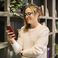 Di-chat sama mantan? Upsss! Jangan GR dulu. Apalagi di-chat sama tiga zodiak ini. (Sumber foto: unsplash.com/rawpixel)