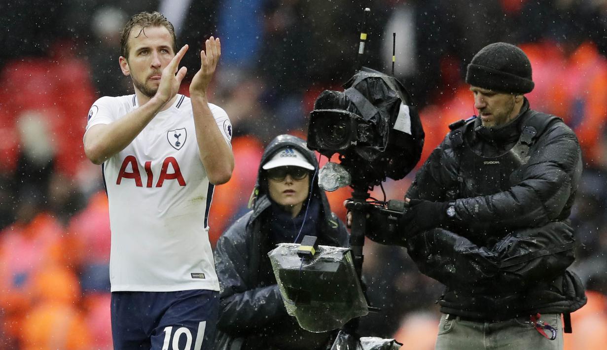 1. Harry Kane (Tottenham Hotspur) - 24 Gol (2 Penalti). (AP/Matt Dunham)