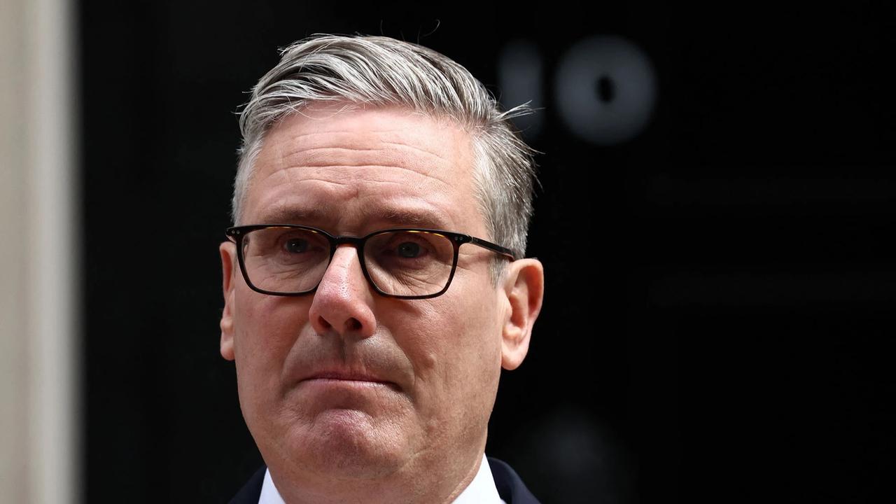 FOTO: Momen Keir Starmer Mundur dari Jabatan Perdana Menteri Inggris