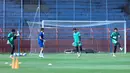 Namun demikian, tim berjulukan The Golden Star itu tetap melahap sesi latihan dengan serius. (Bola.com/M Iqbal Ichsan)