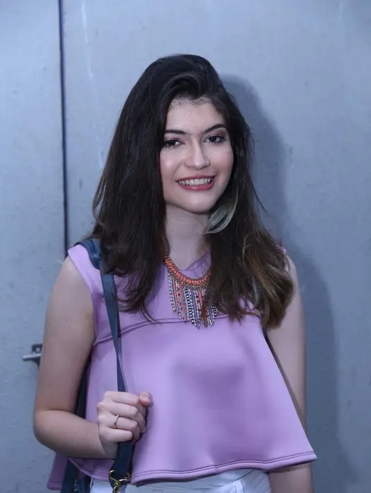 Awal pacaran Joshua dan Agatha terlihat Saat mereka hadir di acara gala premiere film Hijab. (Nurwahyunan/Bintang.com)